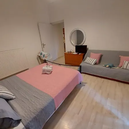 Niki Thalia Viros 2 * Kastanéa